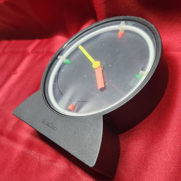 Vintage Radio Shack Black Neon Desk clock works Memphis Style Retro 80's 90's - Picture 4 of 9